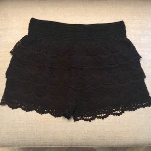Olive & Oak lace trim shorts